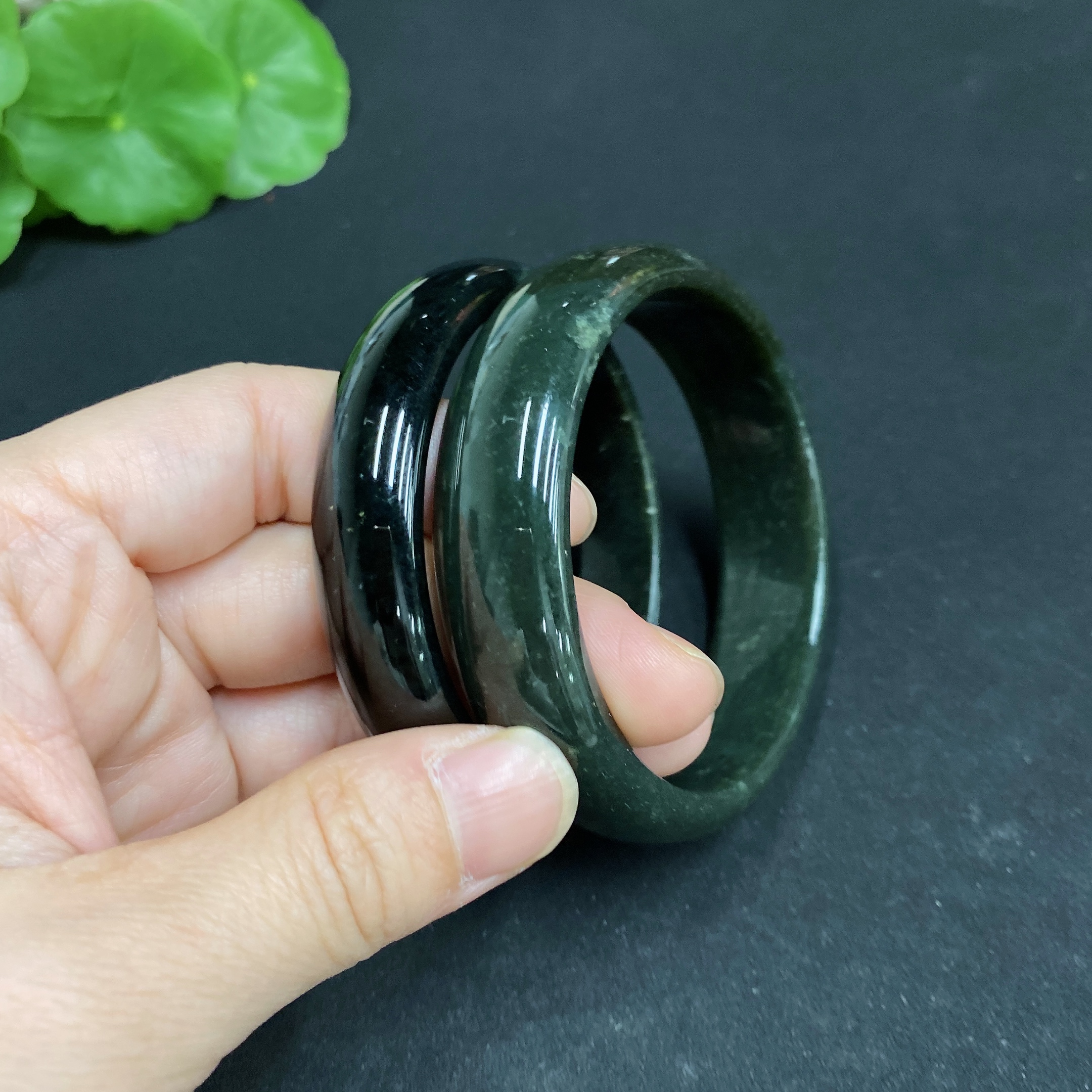 H34015074 Hetian Jade Round Bracelet Size 55.6/53.4 Total Weight Approx. 80.6g