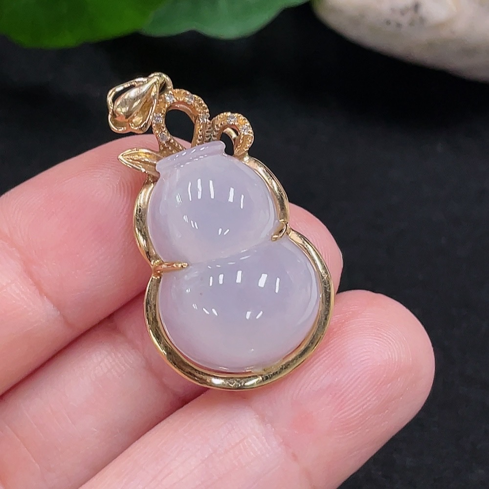 F32735084 Jadeite Gourd Pendant 18K Gold Total Weight Approx. 5.4g (With Diamond Accents)