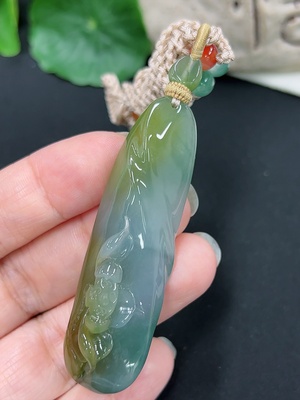 F46544373 翡翠莲花挂件 货品总重约25.1克（含绳重）