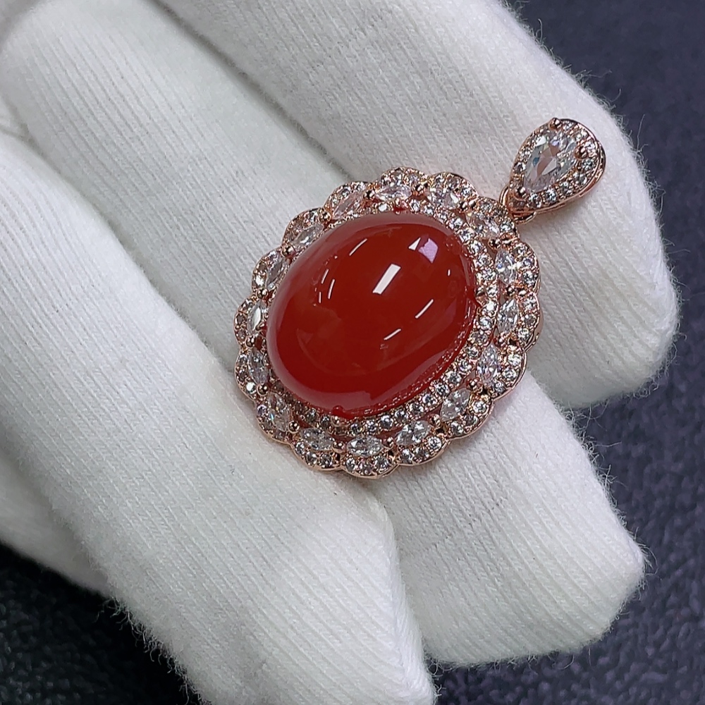 C31617757 South Red Agate Pendant Non-Gold Total Weight Approx. 7.07g