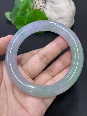 F46557934 翡翠圆条手镯 圈口58.9 货品总重约74.8克