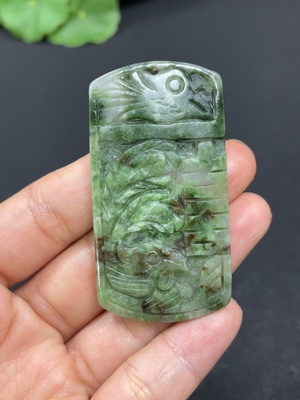 H40744041 独山玉挂件  凤凰     货品总重约13.5g  含其他矿物成份