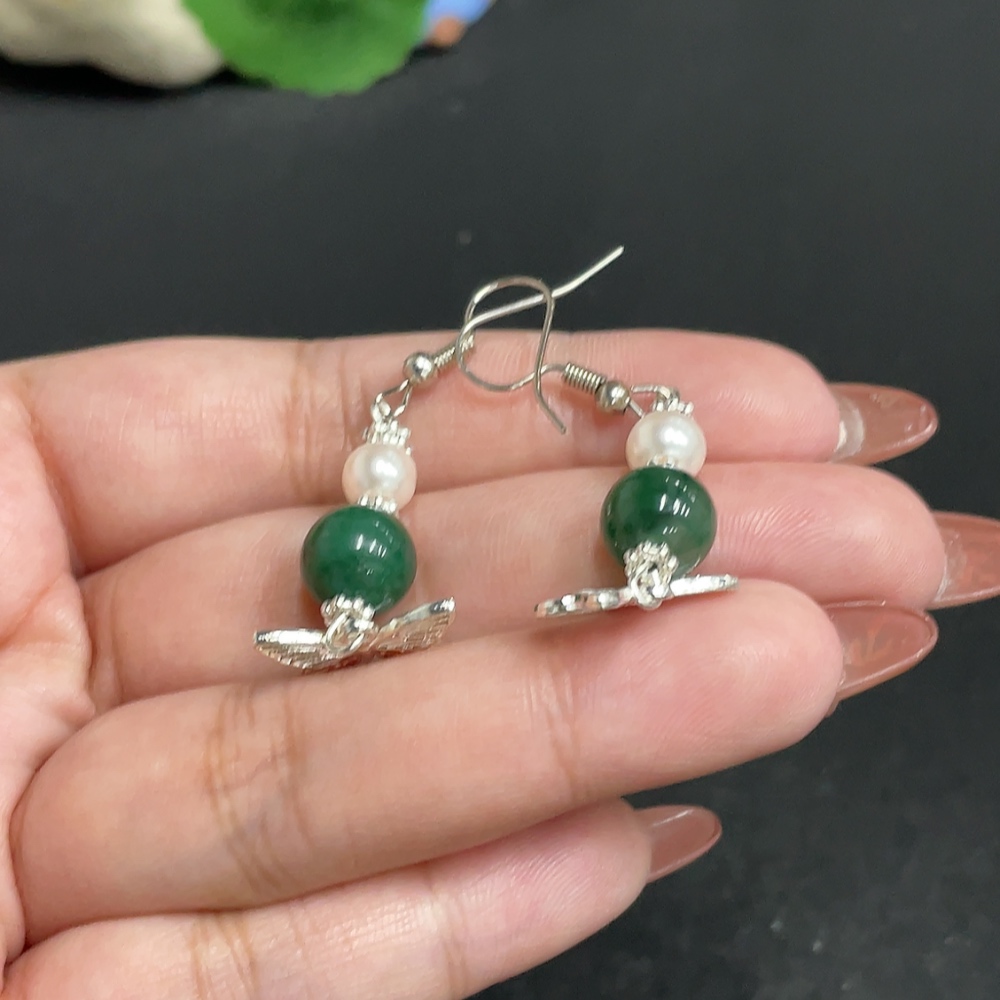 H34010710 African Emerald (Dulong Jade)