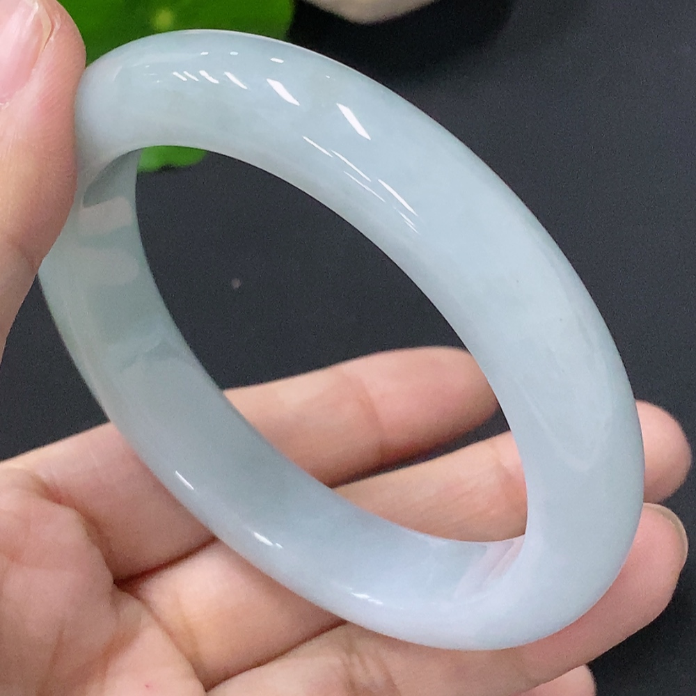 F33829309 Jadeite Regular Bangle