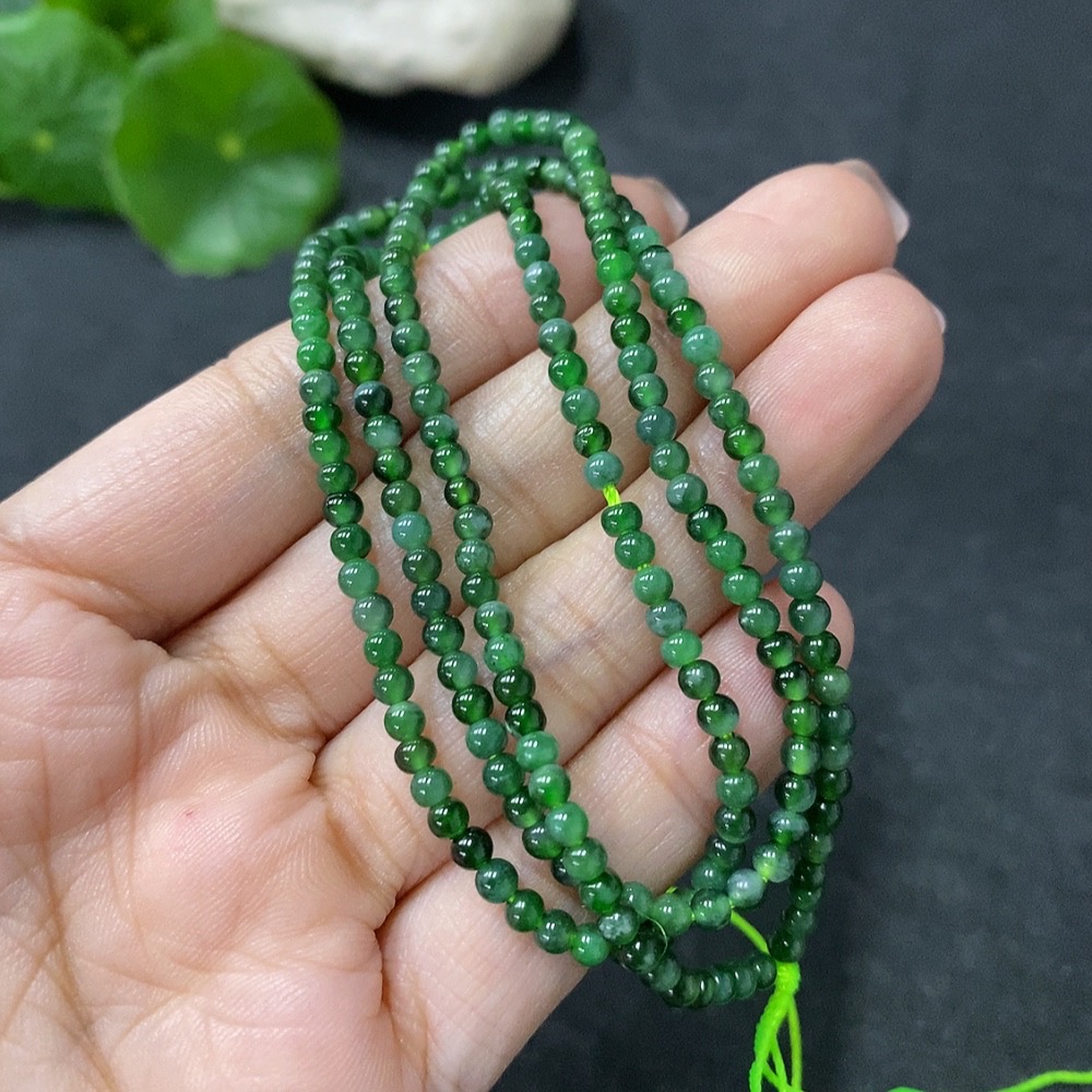 F34031770 Jadeite bead necklace, approx. 2.8mm, total weight approx. 8.2g