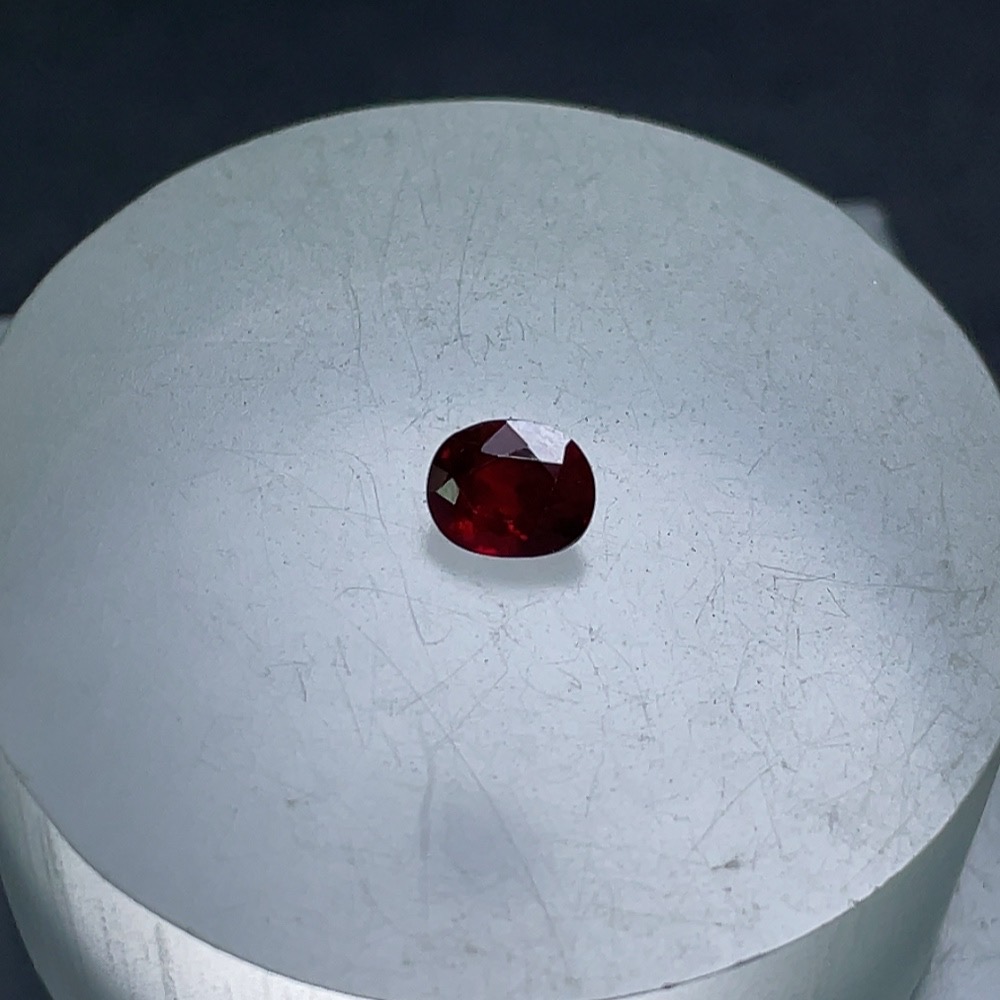 C28221051 Ruby Rough Stone Total Weight Approx. 0.95ct GILDCERT: No Heat Pigeon Blood Red Vivid to Deep Red*