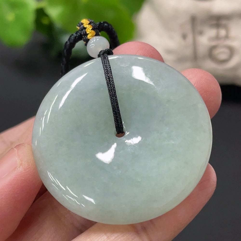 F35109386 Jadeite Peace Knot Pendant Total Weight Approximately 25.1g