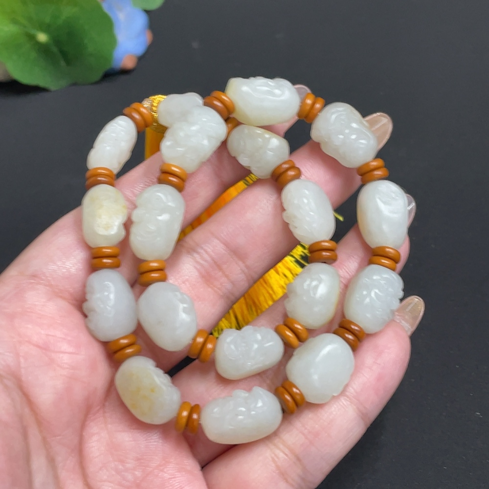 H32766524 Hetian Jade Eighteen Arhats Bead Necklace