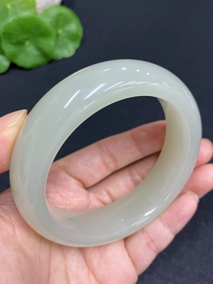 H31667515 Hetian Jade Round Bracelet Size 58.9 Total Weight Approx. 95.9g
