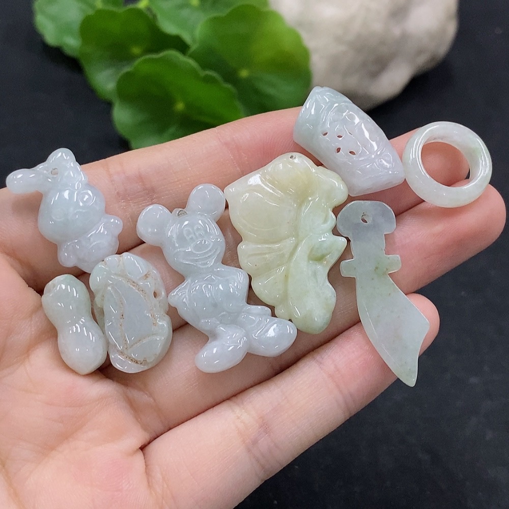 F34995284 Jadeite Pendant