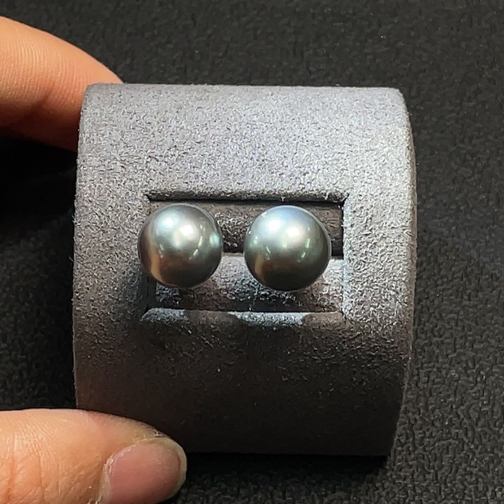 C24711468 Seawater pearl ear studs, non-gold setting, approx. 10mm, total weight about 3.41g, color origin undetermined