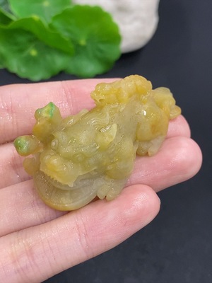 F41933323 翡翠毛货貔貅挂件 货品总重量约33.7克