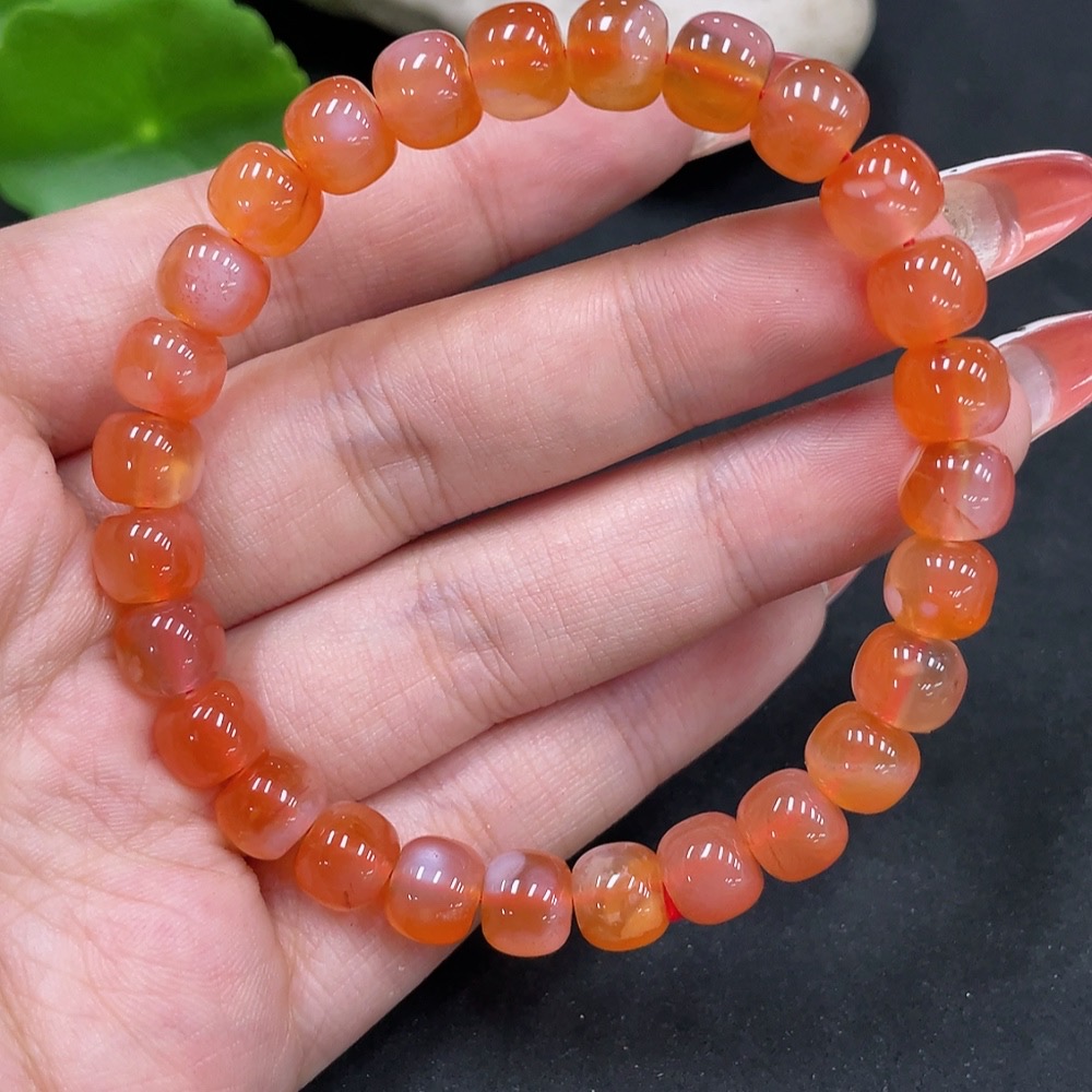 H34053652 Yanyuan Agate Bracelet, approx. 7.8mm beads, total weight approx. 20.2g