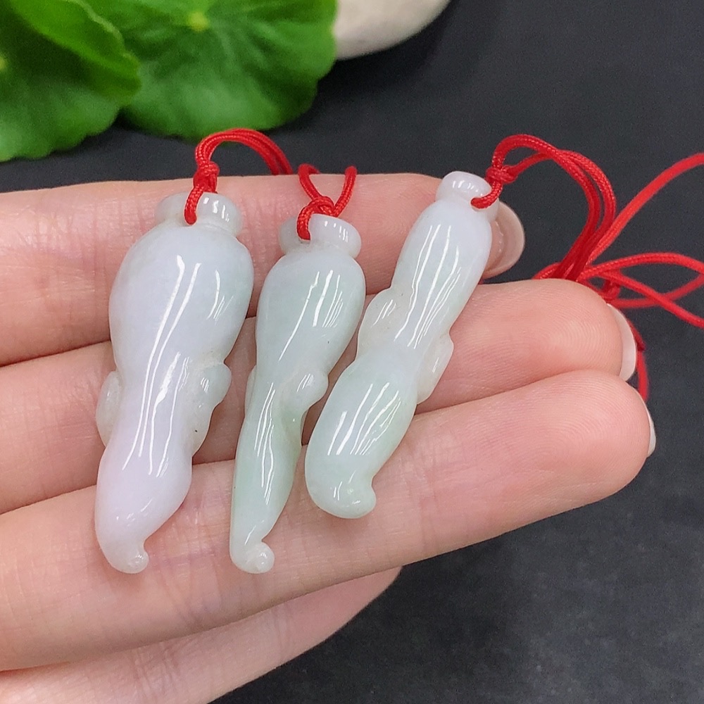 F34022486 Jadeite Pendants Sell as a Lot