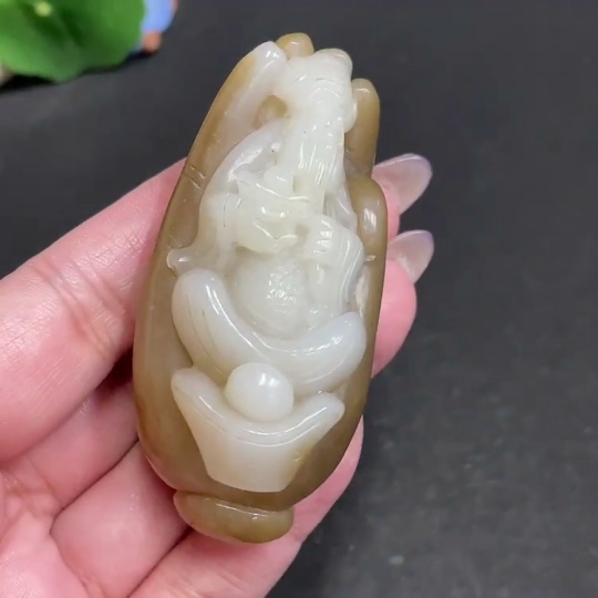 H30487898 Hetian Jade Pendant    God of Wealth    Total Weight: Approx. 81.9g