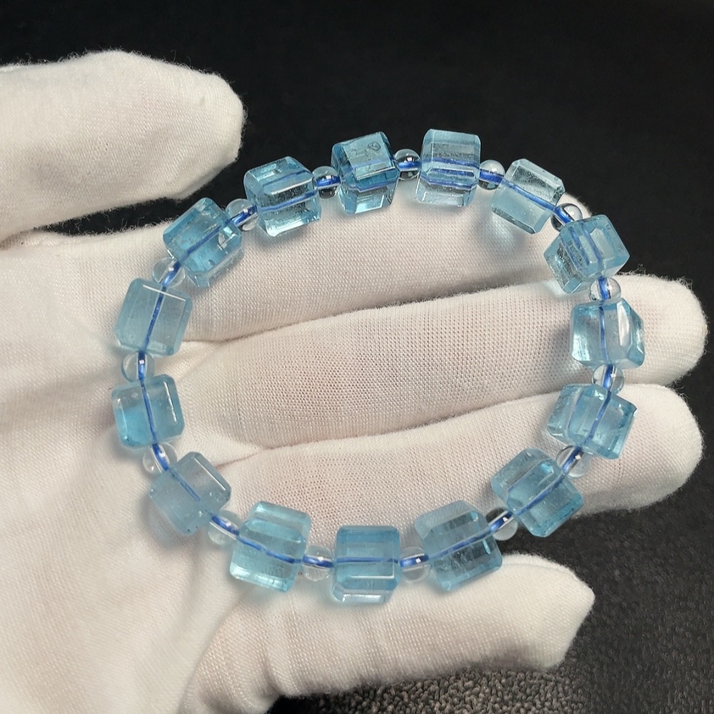 C33920926 Topaz Bracelet, Color Origin Undetermined, Total Weight Approx. 32.72g, Size Approx. 8.1mm