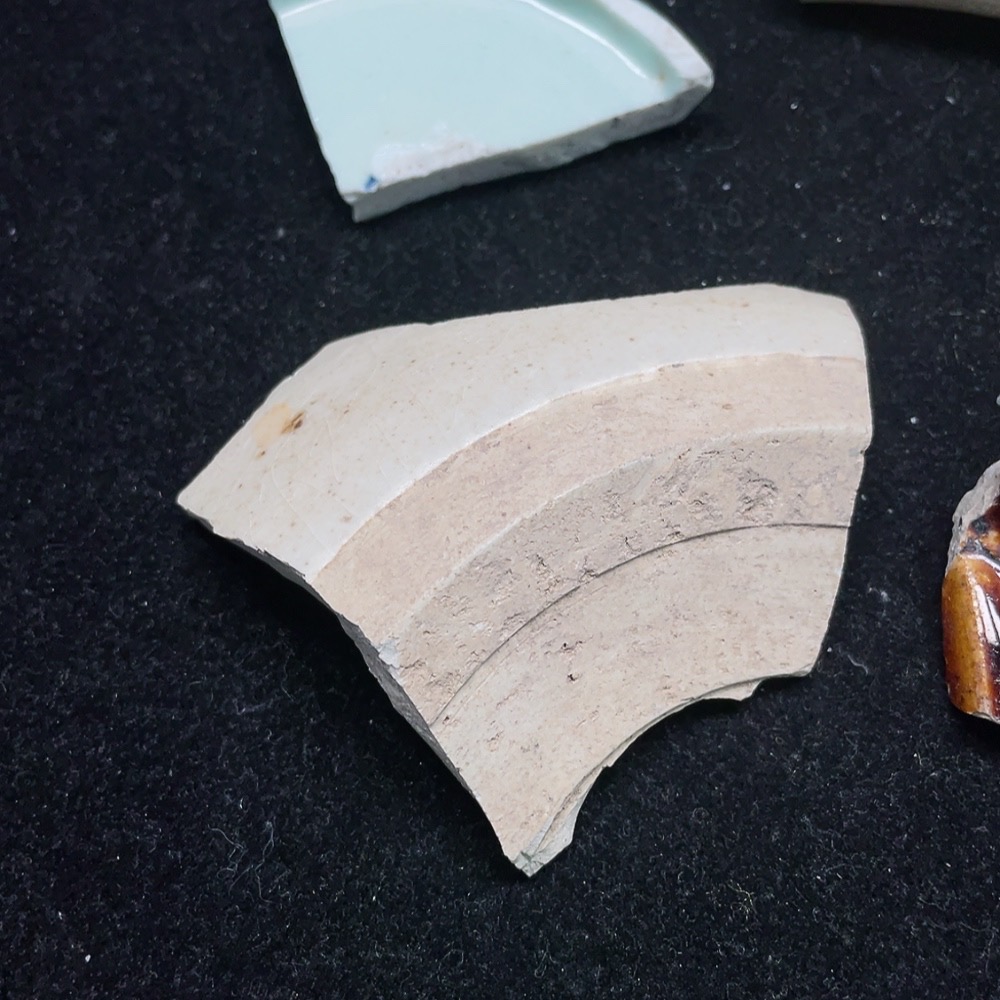 W25842679 High ancient colored glaze ceramic fragment (actual size prevails)