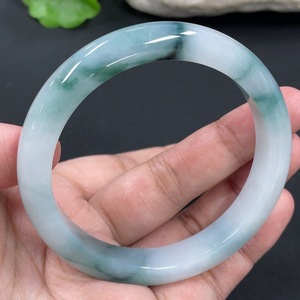 F42951947 翡翠正圈手镯  56圈口 货品总重约49.8克