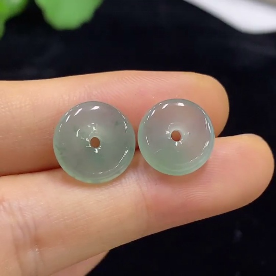 F34974781 Jadeite Pendants Sell as a Lot