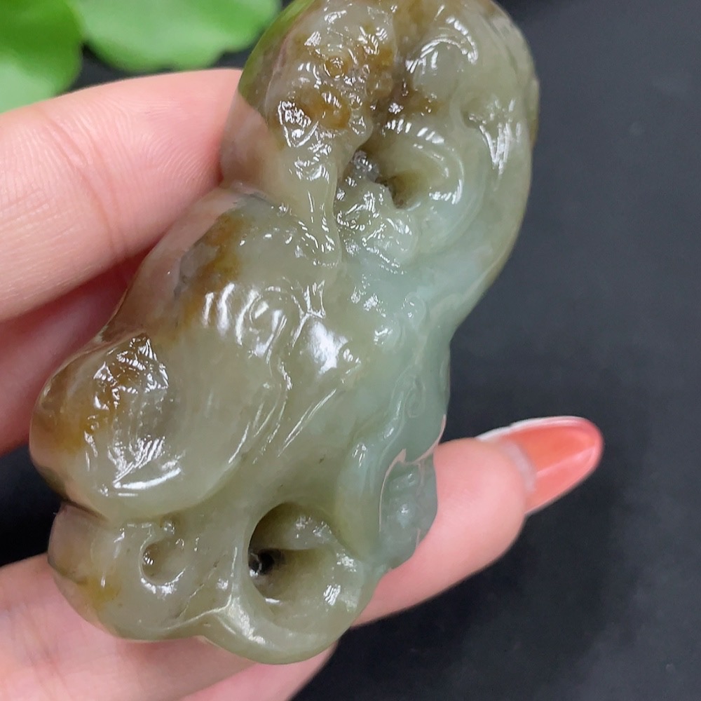 H34017327 Hetian Jade Pendant, Auspicious Beast, Total Weight Approx. 79.6g