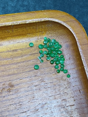 F35138611 Jadeite Cabochon 30+ Sell as a Lot Total Weight Approx. 0.7g (Incl. Small Bag Wt.)