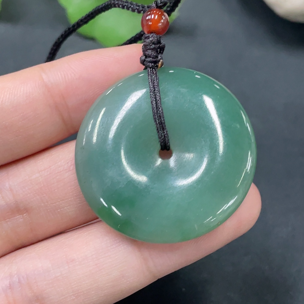 F19131179 Jadeite Peace Knot Pendant Total Weight 15.376g