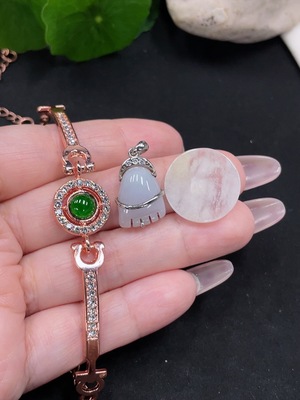 F35081930 Jadeite Pendant + Bracelet Sell as a Lot (Non-Gold Inlaid)