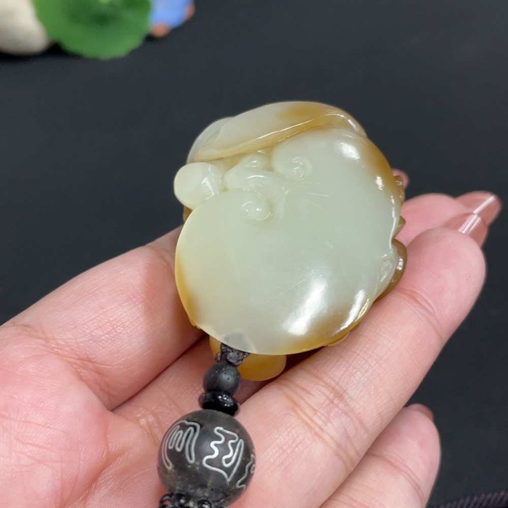 H35101254 Hetian Jade Pendant: Turning Fortunes with the Ox