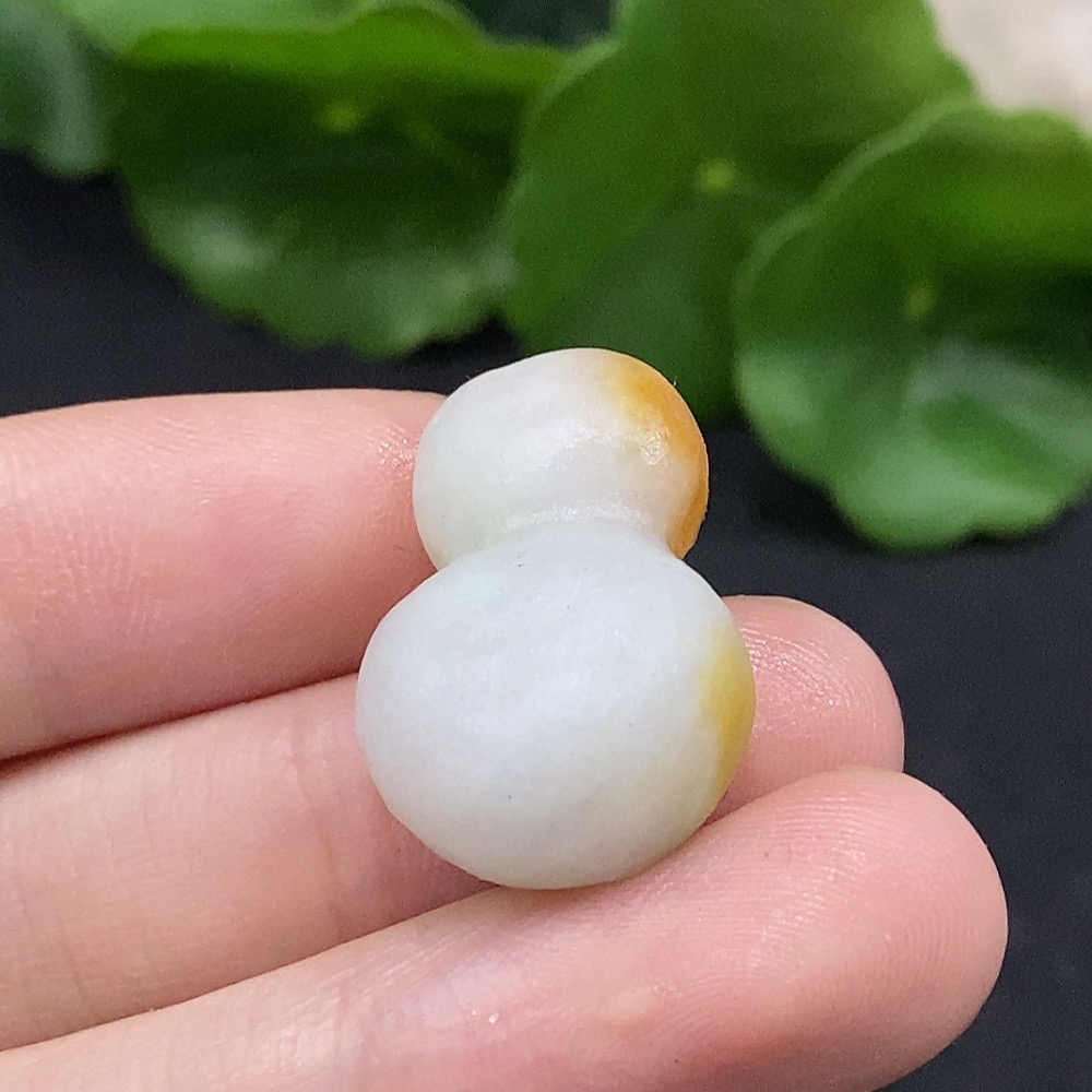 F34029202 Jadeite Rough Pendant Gourd Total Weight Approx. 7.9g Yellow Part Color Origin Undetermined