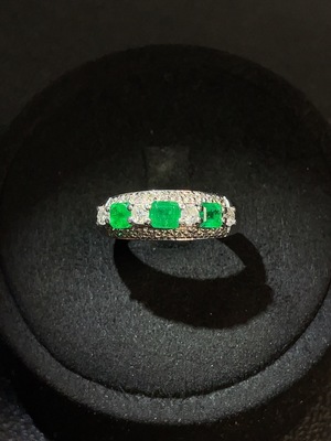 C33921455 Emerald Ring Pt900 with Diamond Accents, Clarity Enhanced, Total Weight Approx. 7.06g, Size 15, Stone 3mm