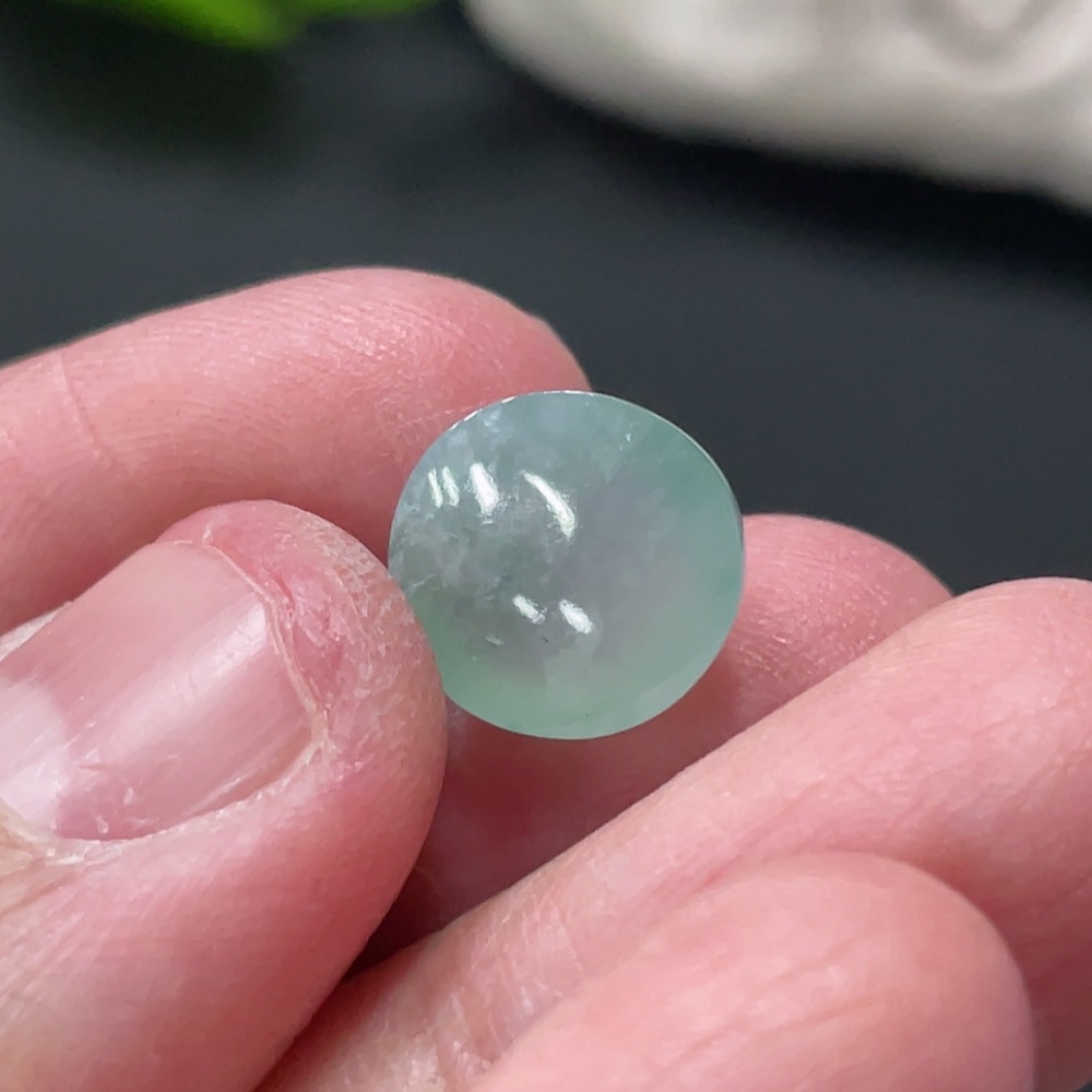 F33878183 Jadeite cabochon Total weight: approx. 1.112g