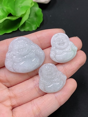 F33892699 Jadeite Pendants Sell as a Lot