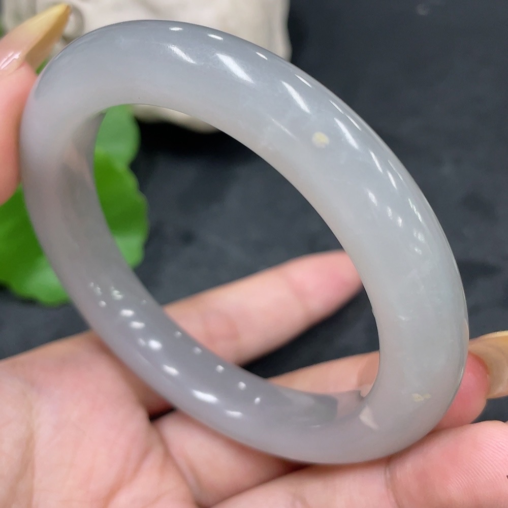 H32796591 Hetian Jade Round Bracelet Size 55.6 Total Weight Approx. 54.3g
