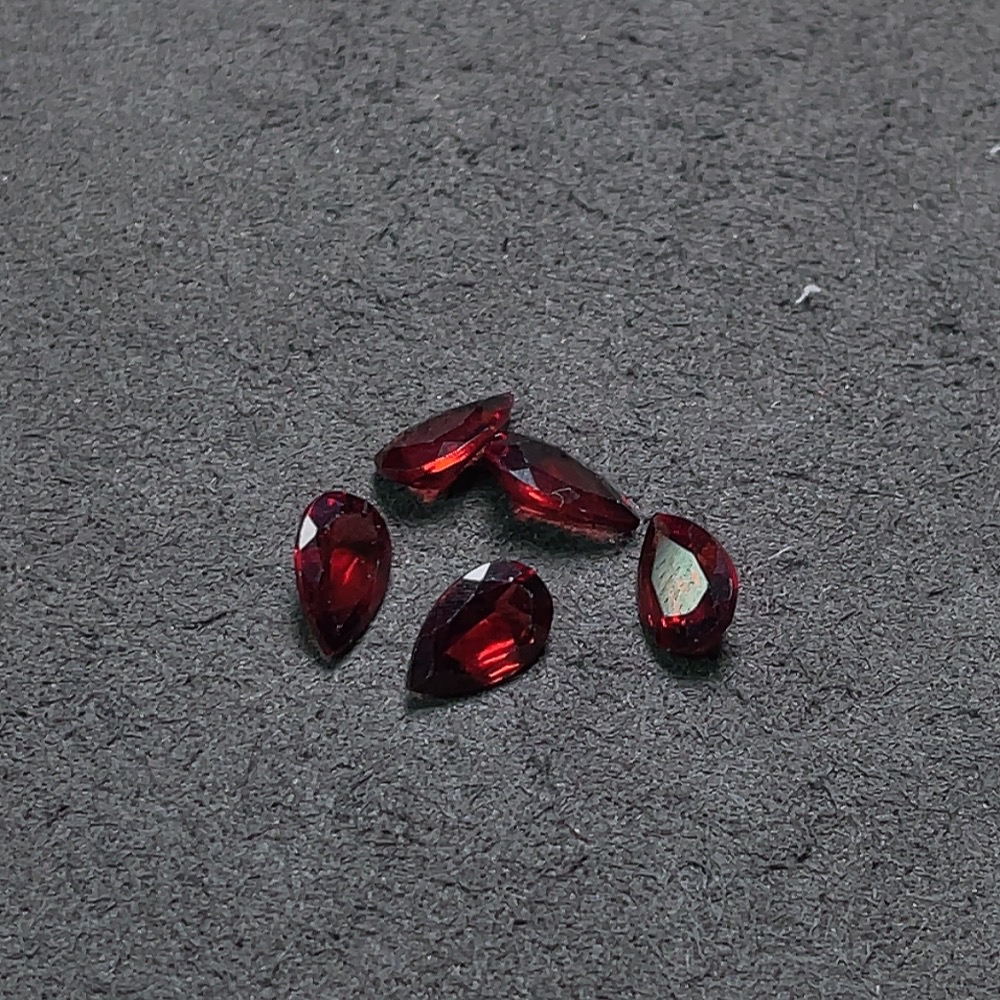 C33855621 Garnet Loose Stone Total Weight Approx.4.695ct Sell as a Lot