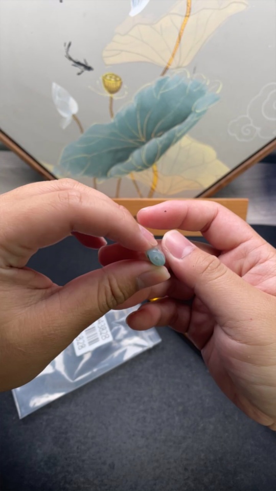 F33943828 yellow color origin undetermined