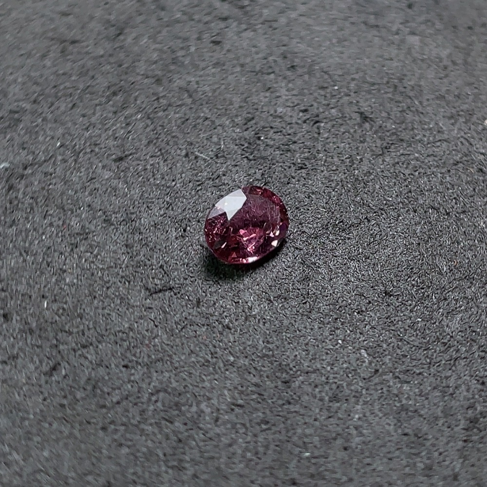 C33855851 Tourmaline Rough Stone Total Weight Approx.1.080ct