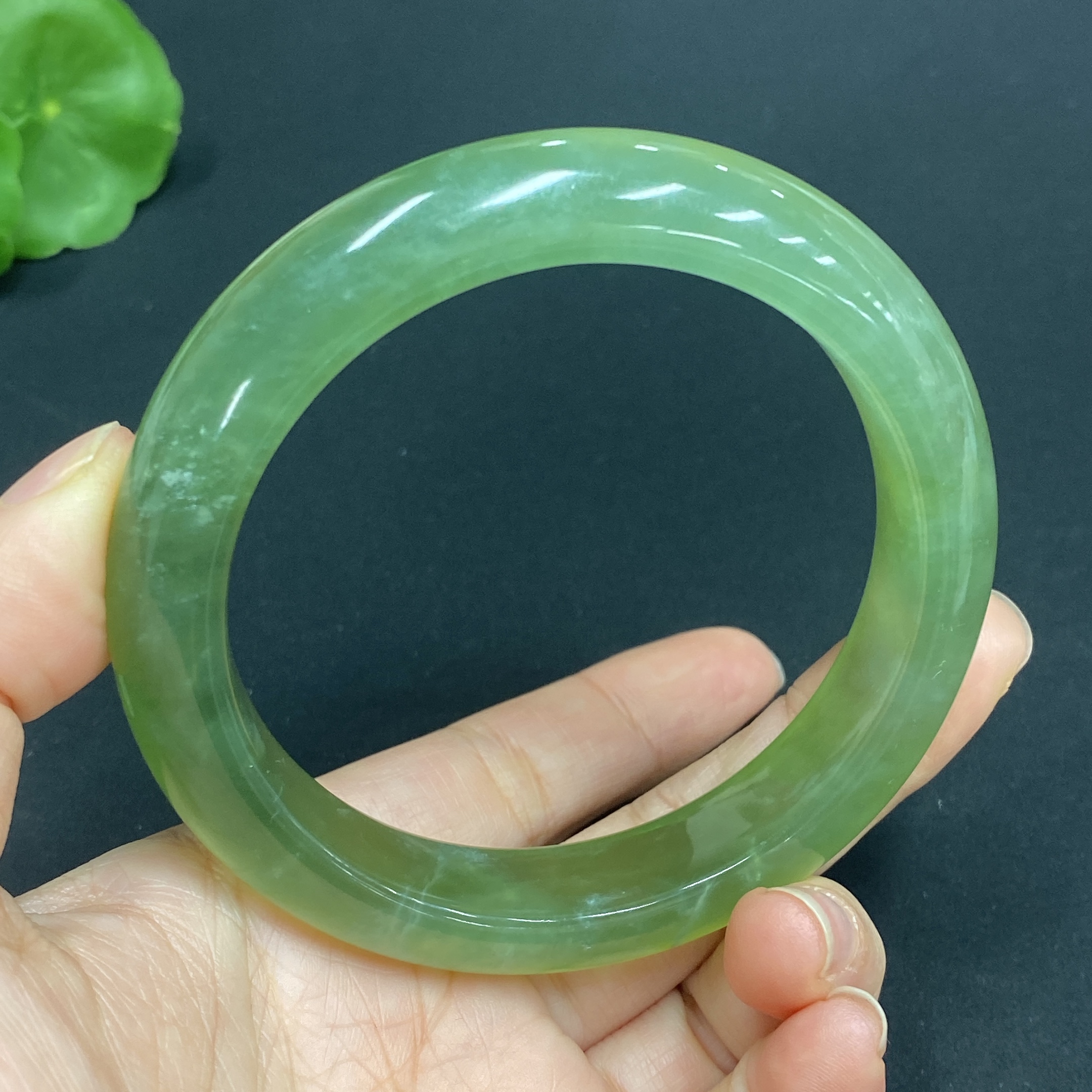 H24834995 Xiuyan Jade (Serpentine Jade) Round Bracelet Size 54.2/58.1 Total Weight Approx. 102.3g