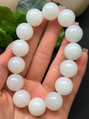 H43107453 和田玉手串 卡15.8mm 总重约86.51g