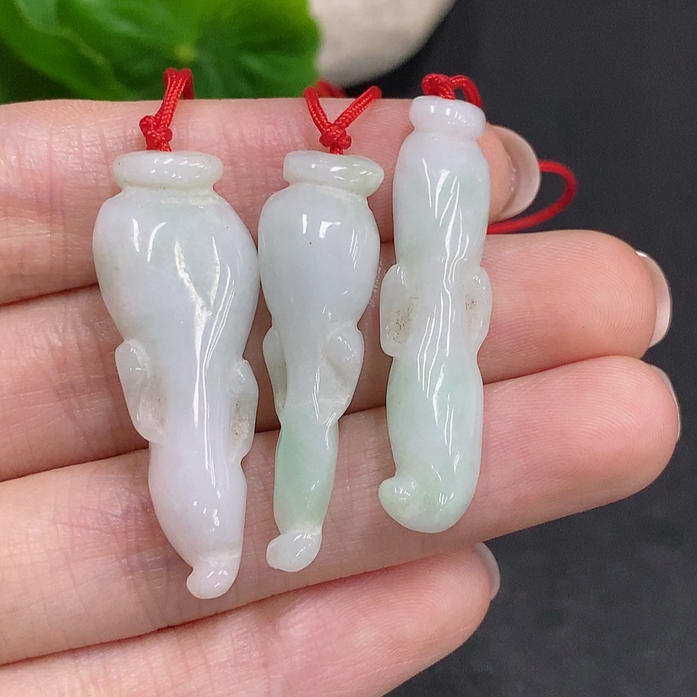 F34022486 Jadeite Pendants Sell as a Lot