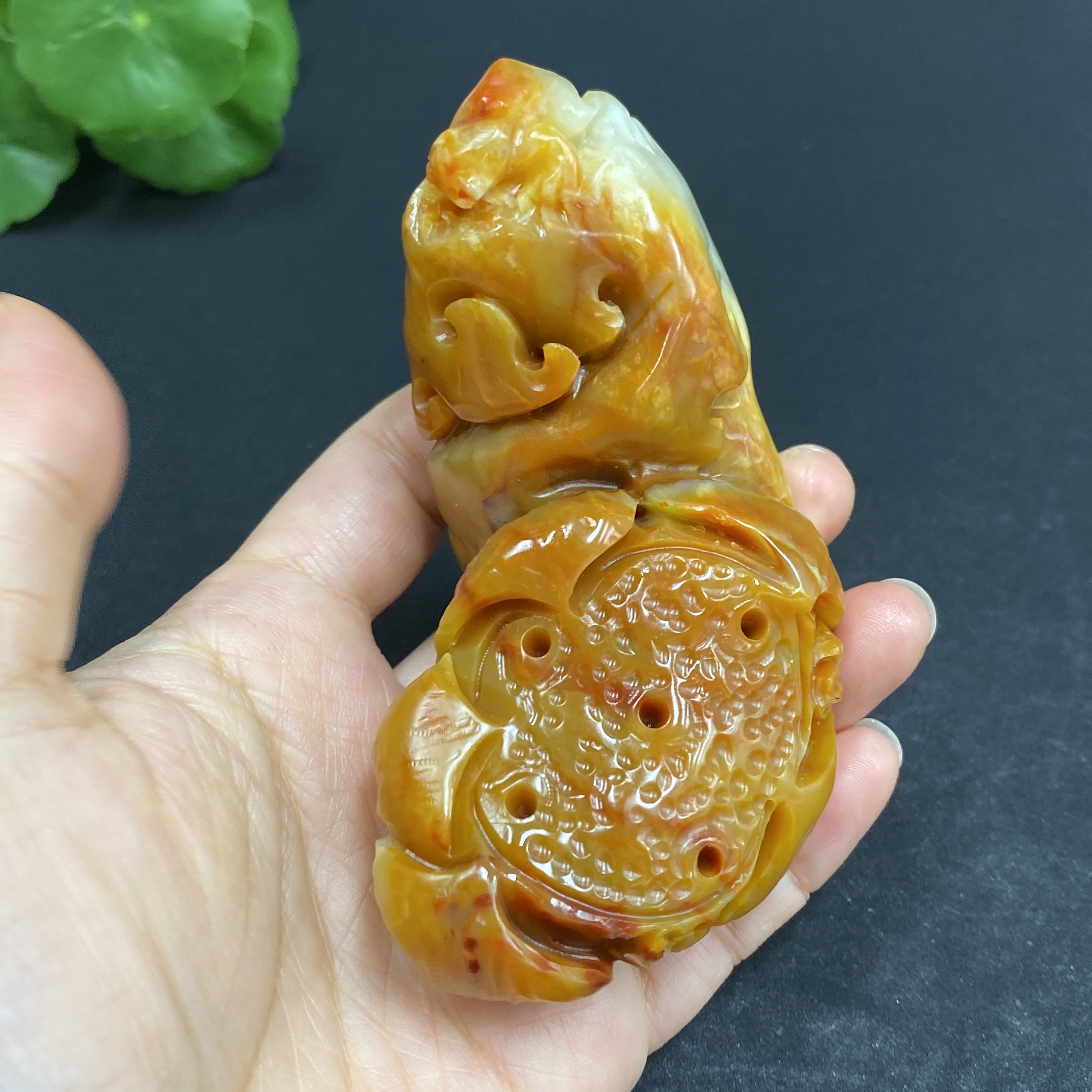 H30505425 Shoushan Stone Handheld Carving "Quacking Brings Wealth