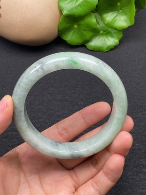 F46581222 翡翠正圈手镯 圈口58.7 总重约70.5g
