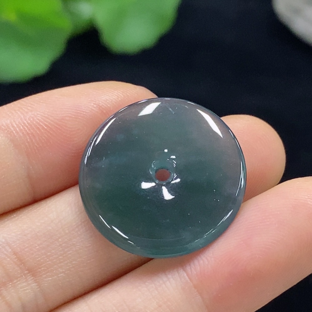 F30531974 Jadeite Peace Knot Pendant Total Weight Approx. 4.63g