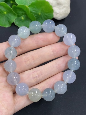 F46533501 翡翠手串 货品总重量约53克 卡12.3mm左右