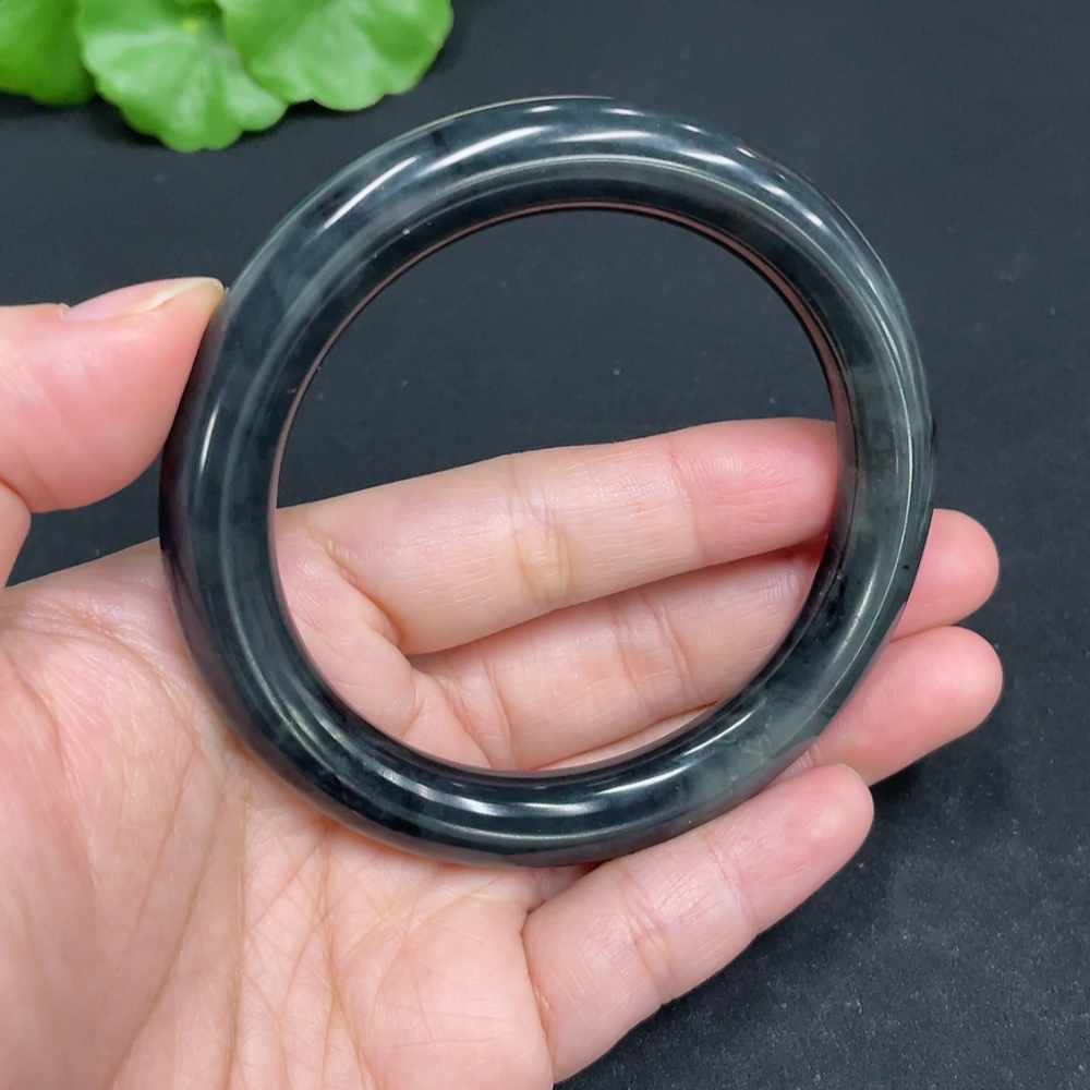 H34072096 Hetian Jade Round Bangle Size 56.4 Total Weight Approx. 43.3g