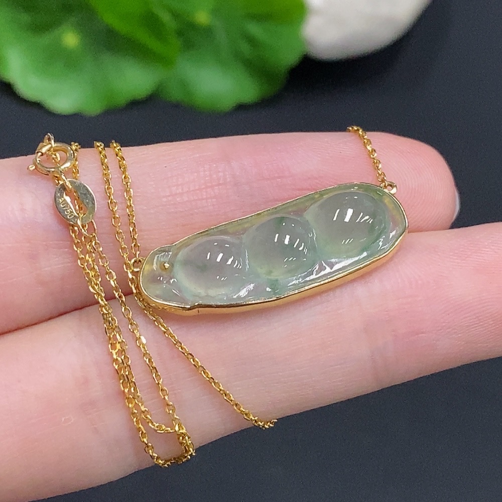 F30554654 Jadeite Lucky Bean Pendant 18k Gold Total Weight Approx. 4.4g (Including Chain)