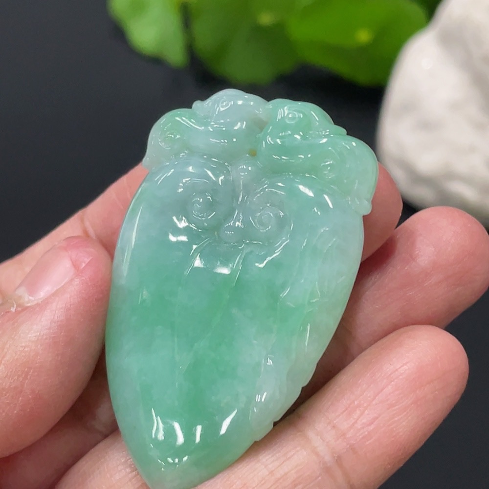 F30530109 Jadeite Peach Pendant