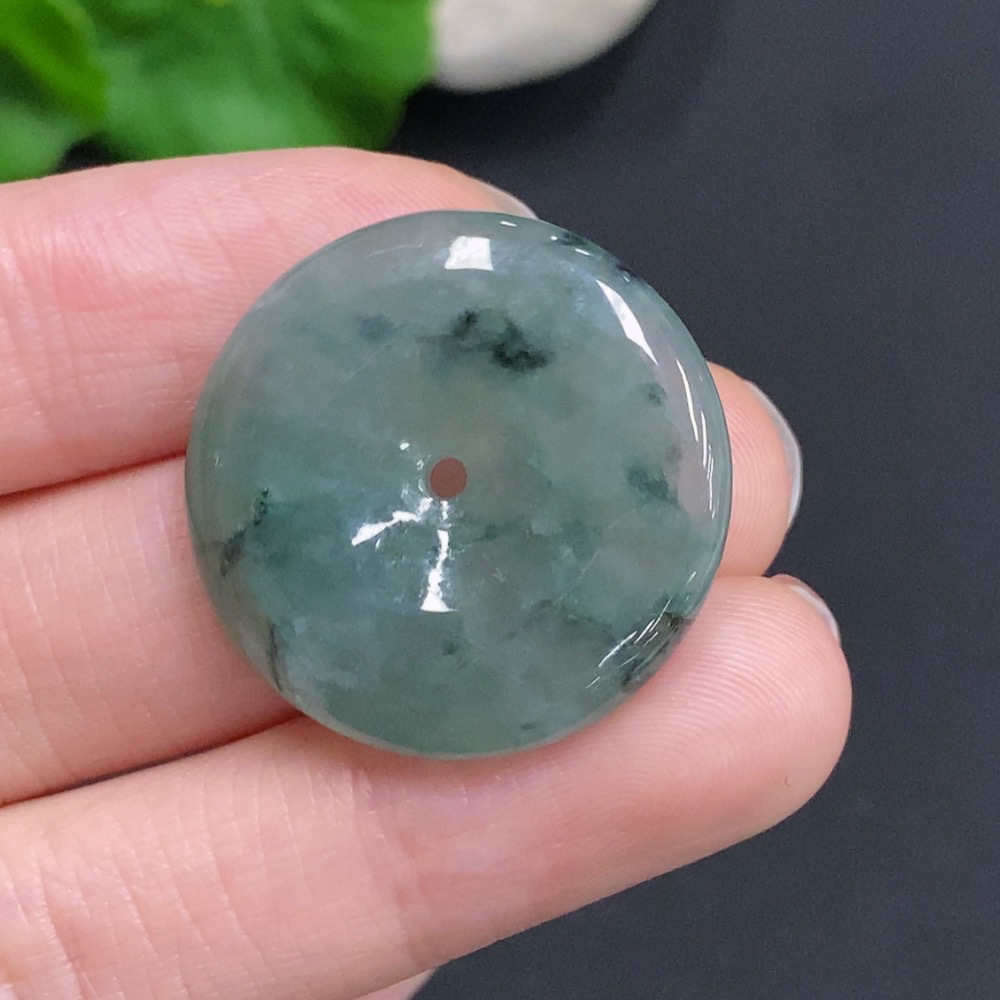 F35160197 Jadeite Peace Knot Total Weight Approximately 8.1g