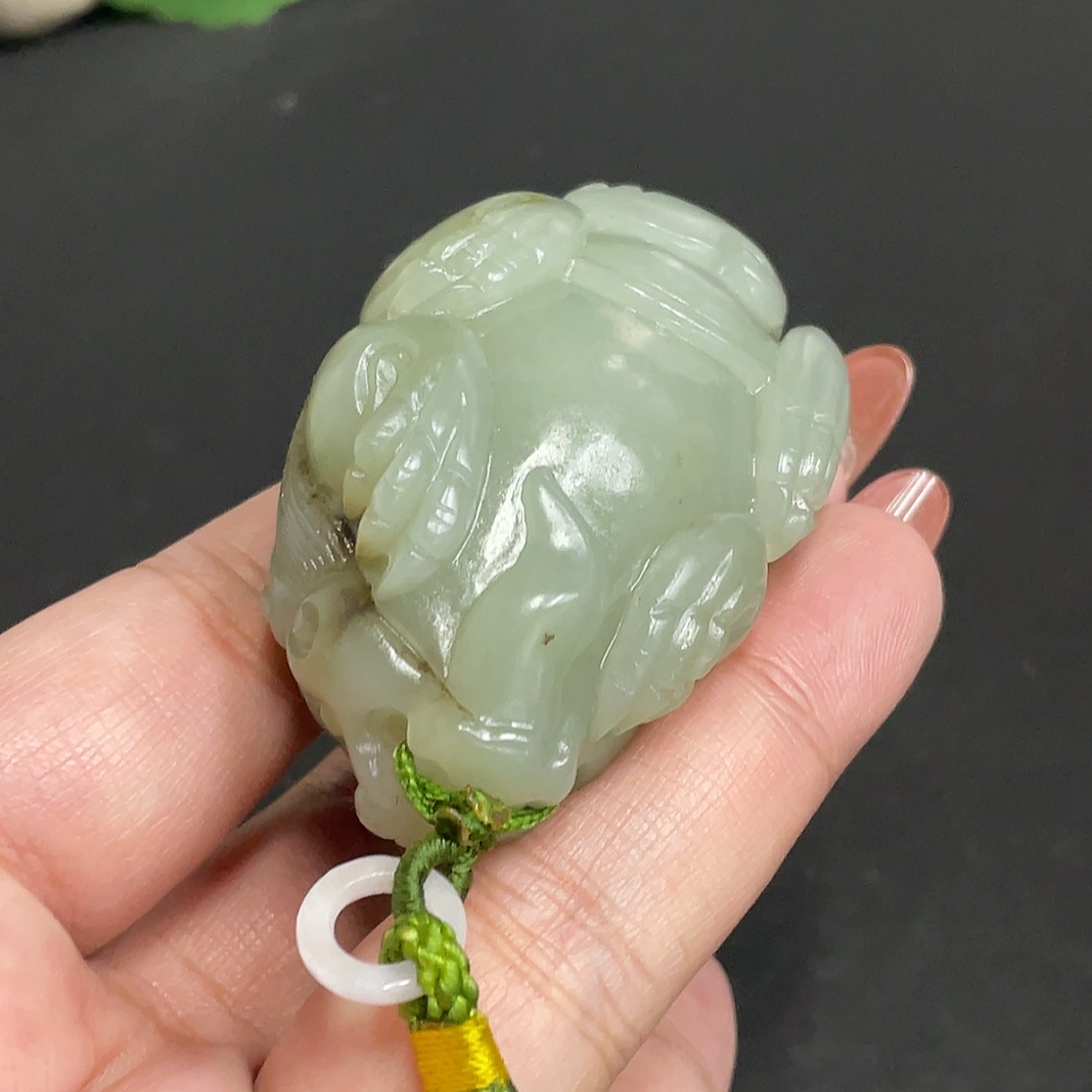 H34054813 Hetian Jade Seed Material Handheld Piece Auspicious Beast