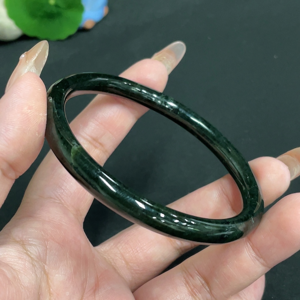 H32804616 Hetian Jade Round Bangle Size 61.7 Total Weight Approx. 25g
