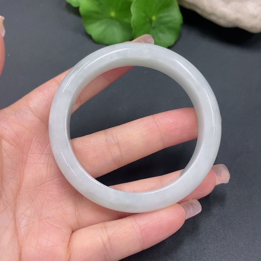 F20214573 Jadeite Round Bracelet Size 56.3 Total Weight 60.657g